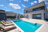Kaštel Stari, vila 324 m² s bazenom i pogledom na more na prodaju