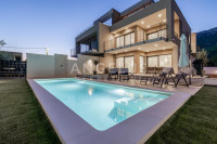 Kaštela - nova moderna vila sa bazenom i pogledom, NAJAM