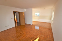 KLARA-3-sobni stan, prvi kat, odmah useljiv, 1/1 vl., NKP: 73 m2!