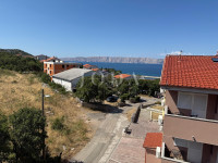 Klenovica dvosobni stan 200m od mora