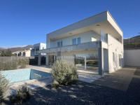 Klenovica, Kuća s panoramskim pogledom na more