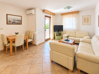 Klimno, namješteni apartman blizu mora!