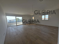 Komforan 3-soban stan 95 m2, 1. kat, u blizini plaže, Seget Donji!