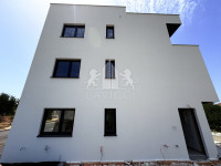 Komforni dvoetažni apartman s vrtom - Sukošan, Zadar