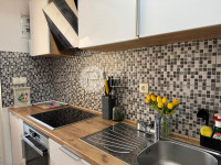 KOMPLETNO NAMJEŠTEN APARTMAN U POSEDARJU – 400 M OD MORA