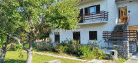Podhum, kuća, 200m2 s 2 garaže i velikom okućnicom