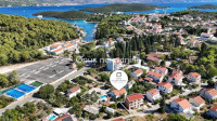 KORČULA – VILA S BAZENOM, 7 SPAVAĆIH SOBA I PROSTRANOM OKUĆNICOM