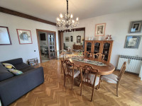 Kostrena kuća s 2 stana (300m2)