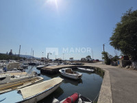 KOSTRENA, URINJ - 2S KL stan, 49 m2, prvi red do mora