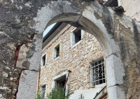 Kostrena, Urinj, dvojna primorska starina u adaptaciji