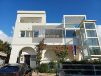 KOŽINO-NAMJEŠTEN DVOSOBAN STAN 75 M2,1.KAT S LIFTOM, POGLED NA MORE