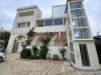 KOŽINO, STAN S POGLEDOM NA MORE I VLASTITIM LIFTOM – 74,57 m²