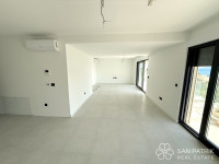 Kožino - Zadar: 4-S luksuzna novogradnja (133m2), 250m od mora, bazen