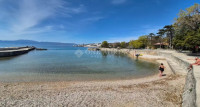 KRALJEVICA, LIJEPO UREĐEN STAN SA TERASOM!