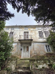 KRALJEVICA - samostojeća kamena kuća s dvorištem