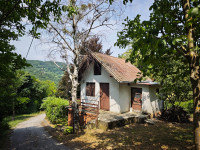 Krapina - vikendica (klet) 40m2 iznda samog grada