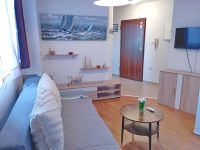 Krk, apartman u prizemlju s pogledom na more!