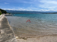 Prilika, Krk, Čižići prvi red uz more