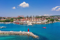 Krk, okolica, dvojna kuća s bazenom i pogledom na more!
