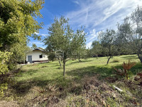 Krk, Kras, poljoprivredno zemljište 2230m2, sa objektom od 40m2
