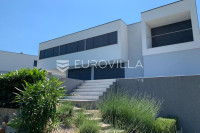 Krk, luksuzna vila od 260m2 na parceli od 885m2