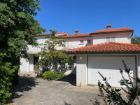 Krk,Malinska,samostojeća kuća s 5 stambenih jedinica,pogled na more