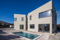 KRK, moderna villa sa bazenom