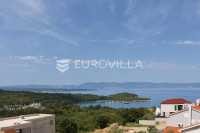 Krk, Njivice, trosoban stan površine 124.57 m² s krovnom terasom, baze
