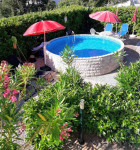 Otok Krk, Pinezići, samostojeća kuća s bazenom