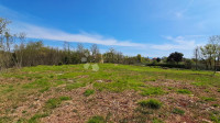 KRNICA - 2 građevinske parcele uz cestu, 3 km od mora