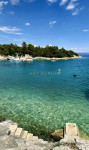 Krnica, povoljno zemljište na 250 m od plaže