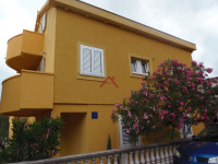 ZADAR-CRNA PUNTA- 3 velika apartmana + građevinska parcela