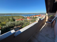 Kruševo-kuća sa velikom uređenom okućnicom, pogled!! 449.000€