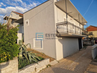 Kuća 138 m2 PRODAJA Šibenik, 2 apartmana, 2 ulaza, konoba 47 m2