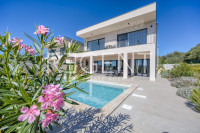Kuća 230 m² — grijani bazen, krovna terasa, Poreč