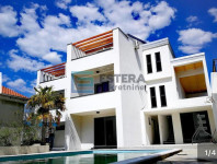 Kuća 244 m2 PRODAJA Biograd na Moru, 8 apartmana, bazen