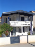 Kuća sa 4 apartmana, blizina mora - Vir