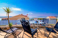 TROGIR, SEGET: kuća sa 6 apartmana!