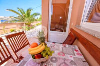 KUĆA SA 7 APARTMANA U STAROJ NOVALJI
