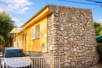 Omišalj – rijetka prilika, kuća na parceli od 850 m²