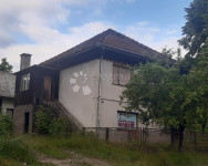 Kuća za adaptaciju u centru Gomirja