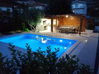 Kuća s bazenom, dugoročan najam - Klis