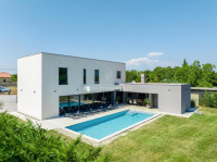 Nova kuća s bazenom - Labin okolica
