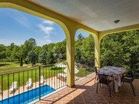 Kuća s tri apartmana (14 osoba)