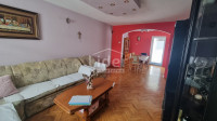 Delnice, dvojna kuća od 100m2, P+1, okućnice 320m2