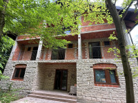 Kuća: Donji Vukojevac, 330.00 m2+16000m2 šume..prodajem....
