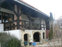 Restoran za 50 osoba sa vinogradom na okućnici od  , PRILIKA - POVOLJO