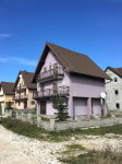 Kuća s garažom na Kupresu – 117 m², tri etaže, odlična prilika za stan
