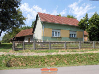 Kuća: Garešnica (Ladislav), useljiva kuća, objekti, okućnica!