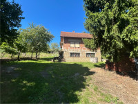 Kuća s gospodarskom zgradom i 1906 m² zemljišta – Oratje kod Krapinski